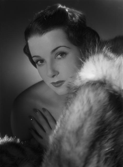 Portrait de Marcelle Derrien