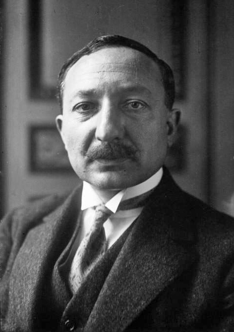 Portrait d'Yvon Delbos